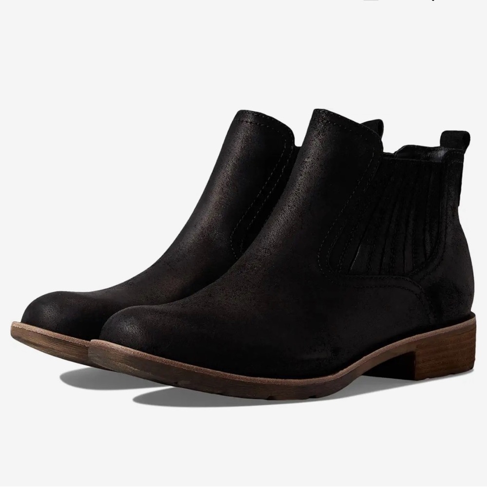 Sofft Bellis III Women’s Size 9 Black Suede Leather Chelsea Boots Pull On EUC
